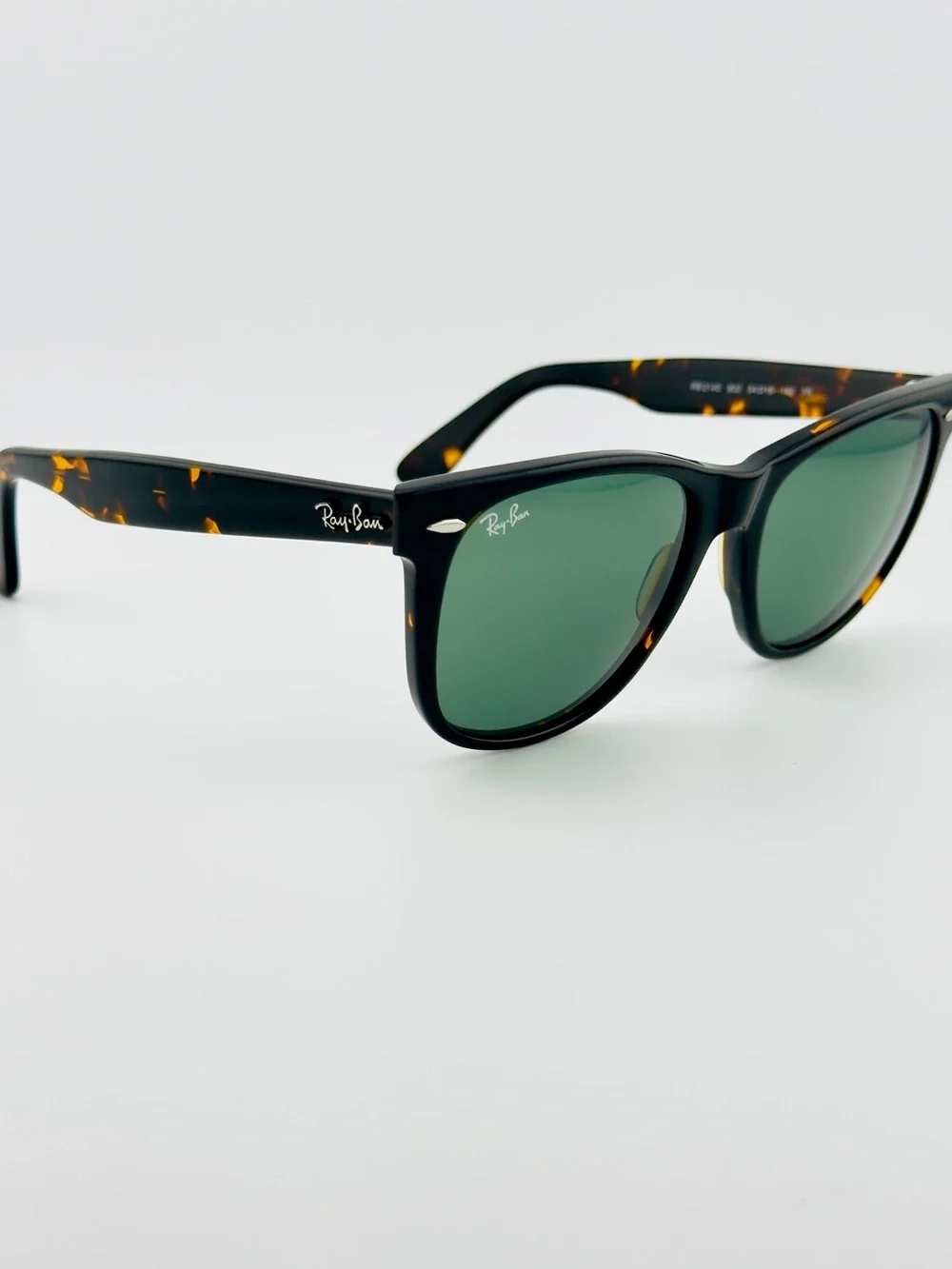 Ray-Ban Classic Wayfarer Sunglasses RB2140 Tortoise Frame with Green Lens 54mm